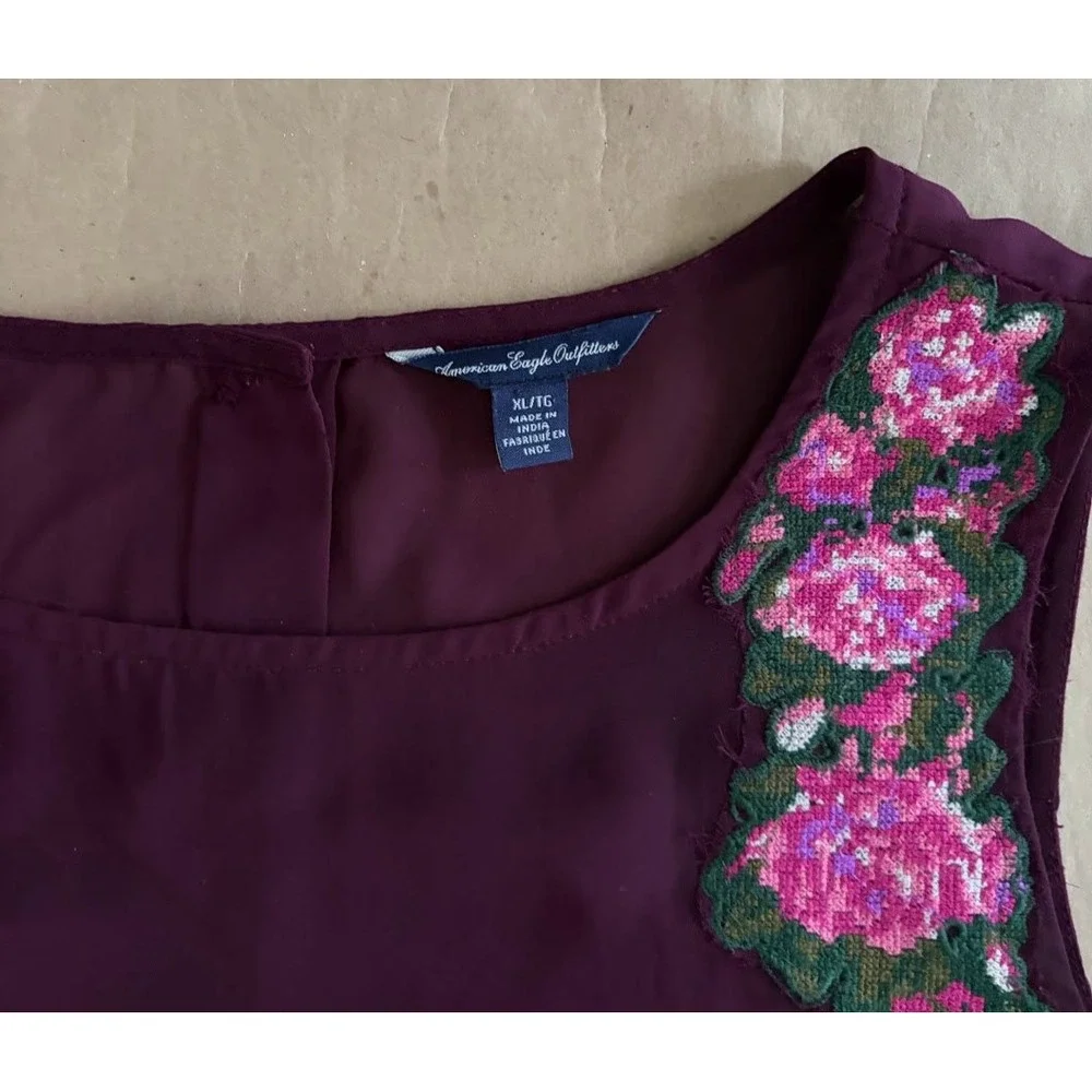 American Eagle Plum Floral Embroidered Pleated Sleeveless Top XL Feminine Boho - Picture 2 of 8
